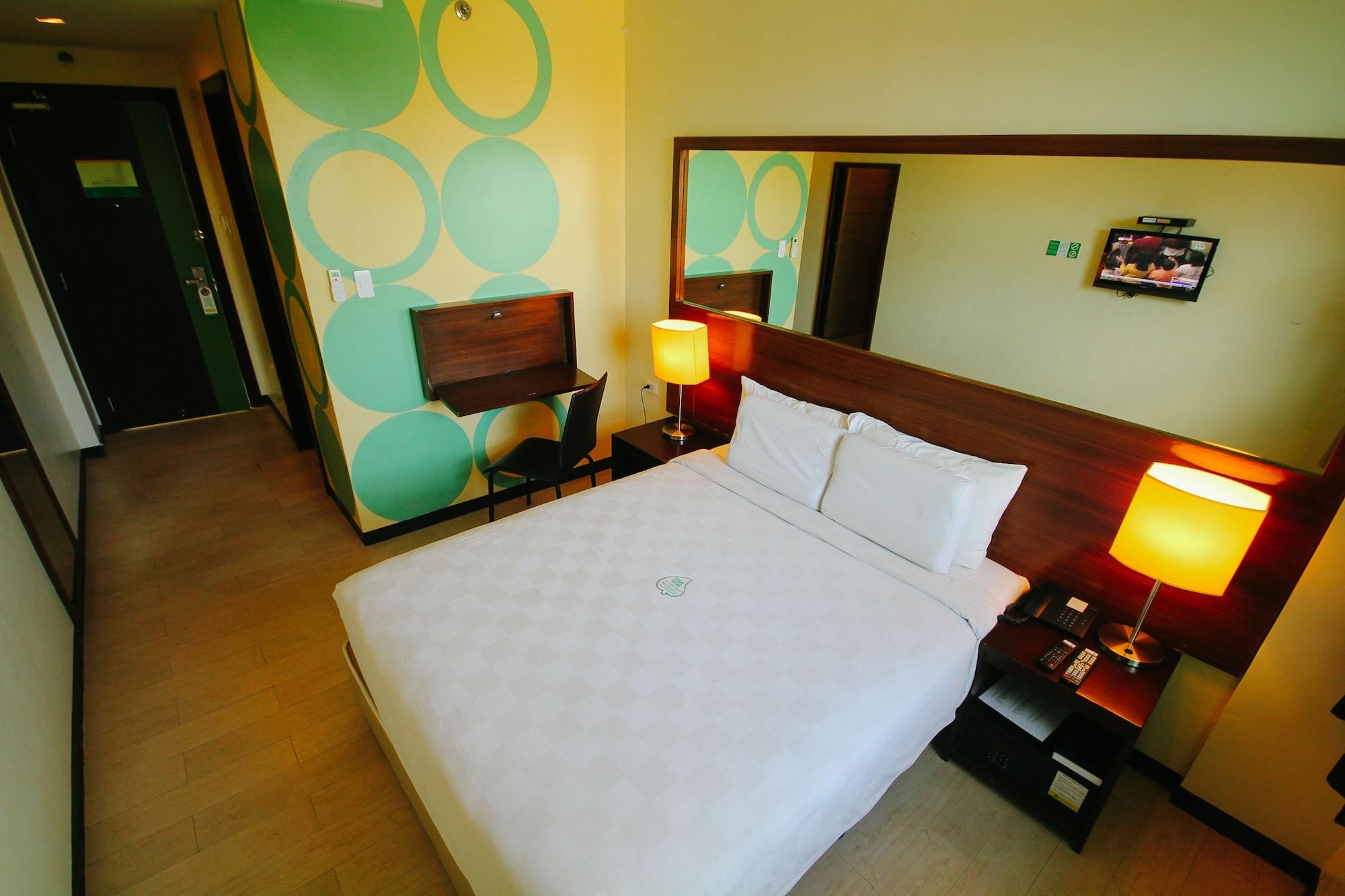 Go Hotels Bacolod Buitenkant foto