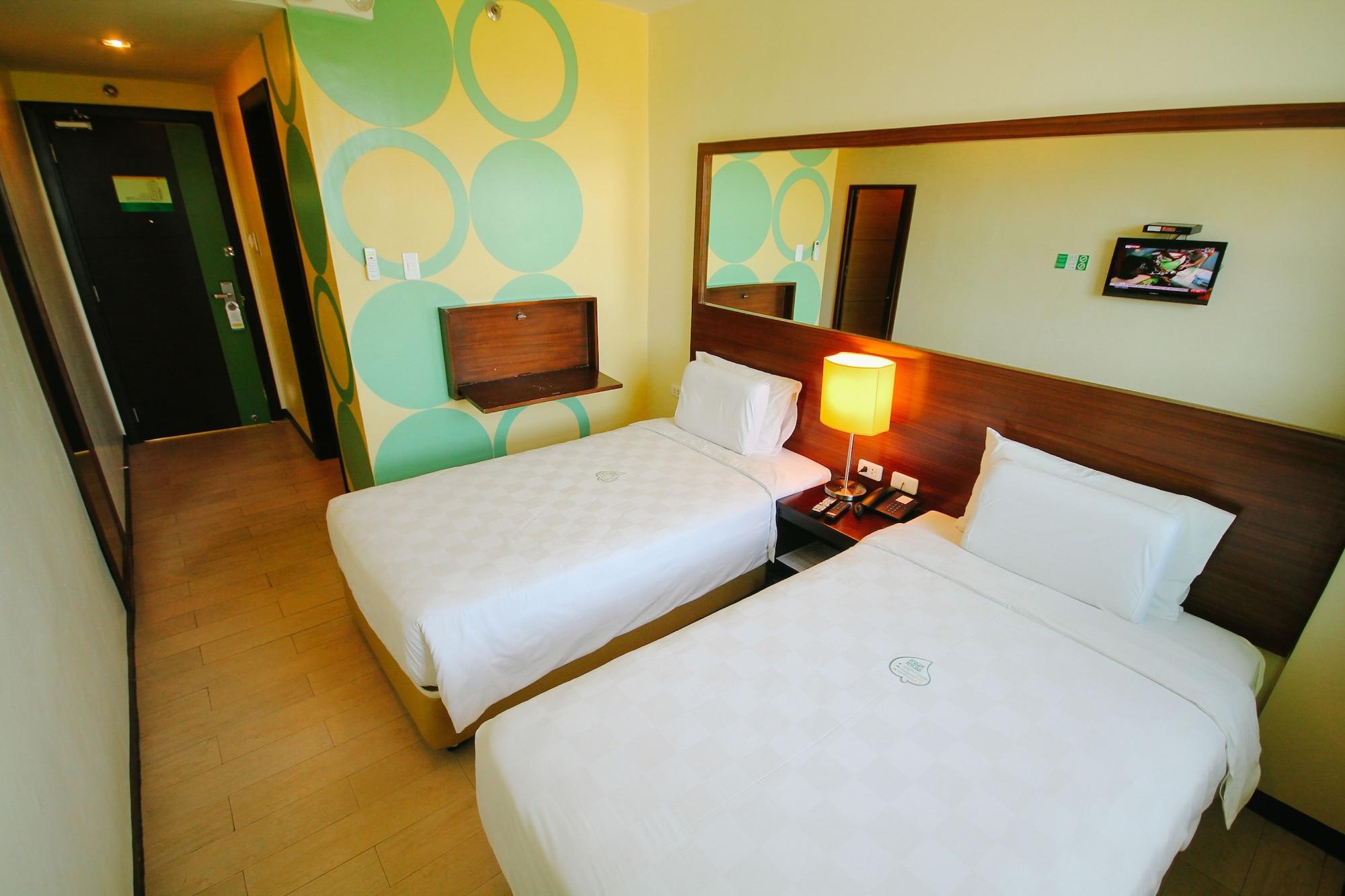 Go Hotels Bacolod Buitenkant foto