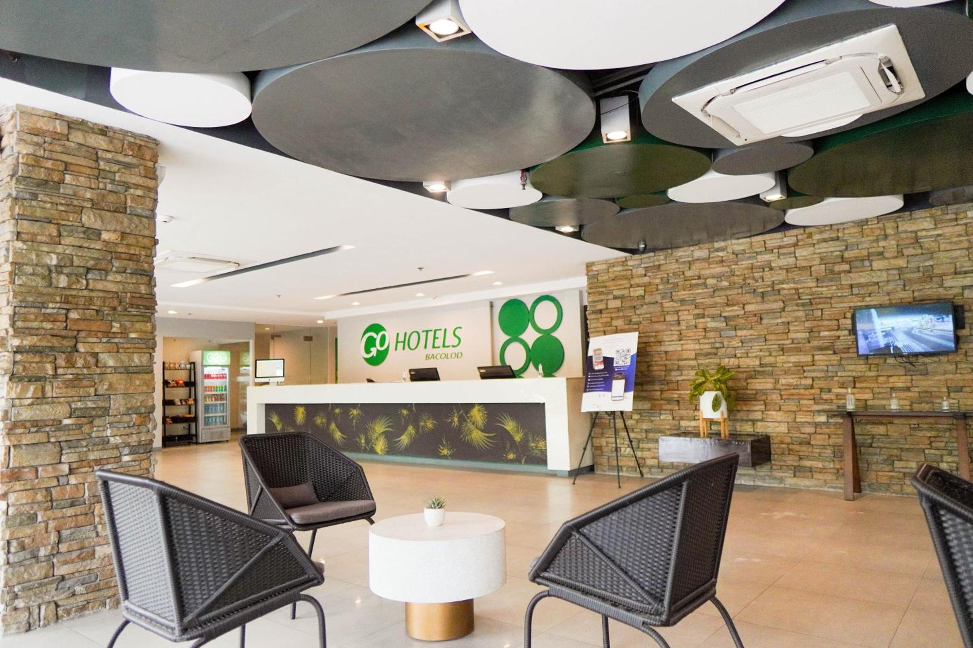 Go Hotels Bacolod Buitenkant foto