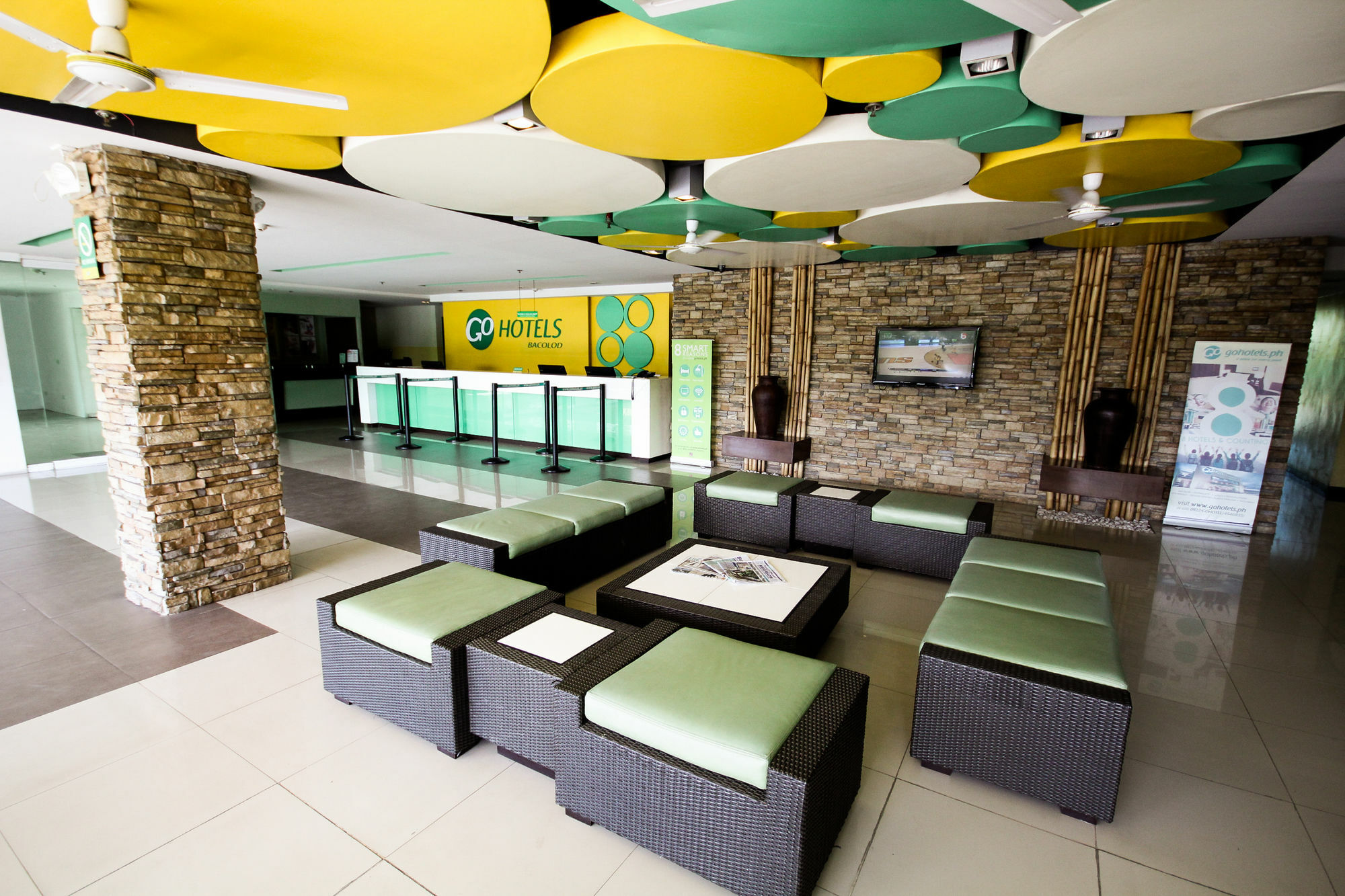 Go Hotels Bacolod Buitenkant foto